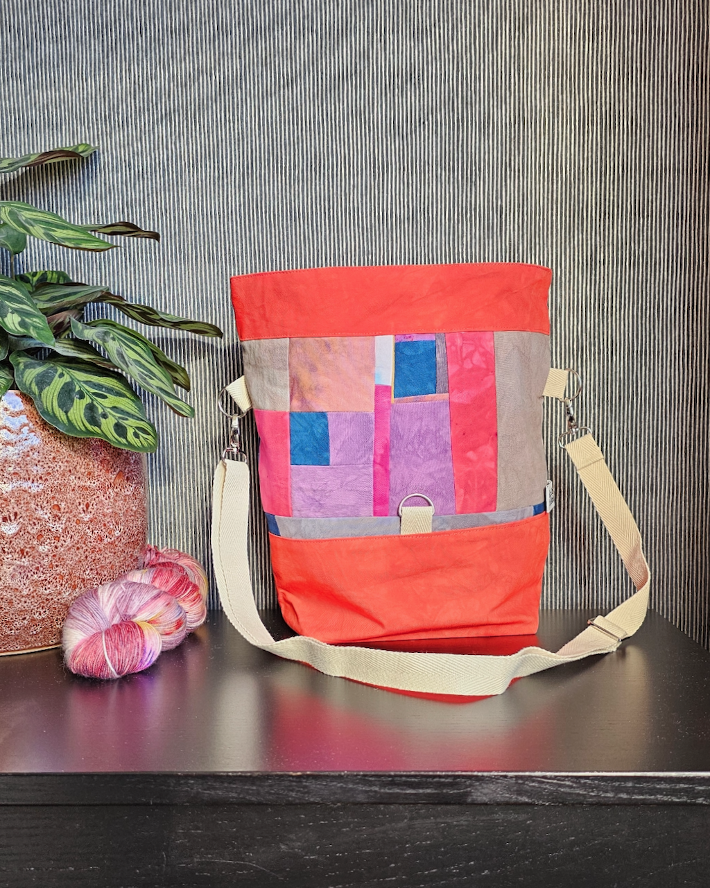 Cannolo Handbag Large - Hand-dyed, Red and Patchwork-La Cave à Laine