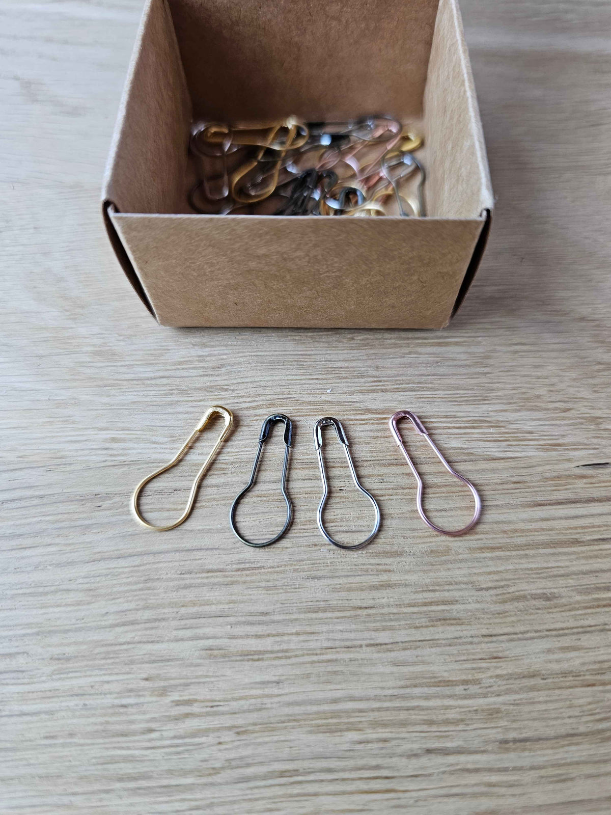 40 Safety Stitch Markers - Metal mix-La Cave à Laine