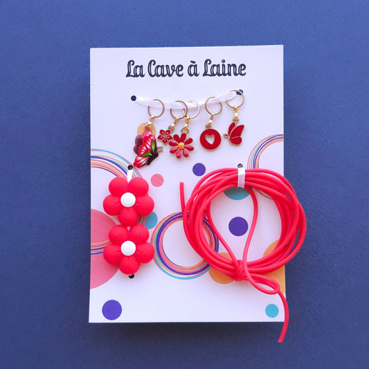 Extra Notions Card - Stitch Markers, Stoppers, and Holders - Red-La Cave à Laine