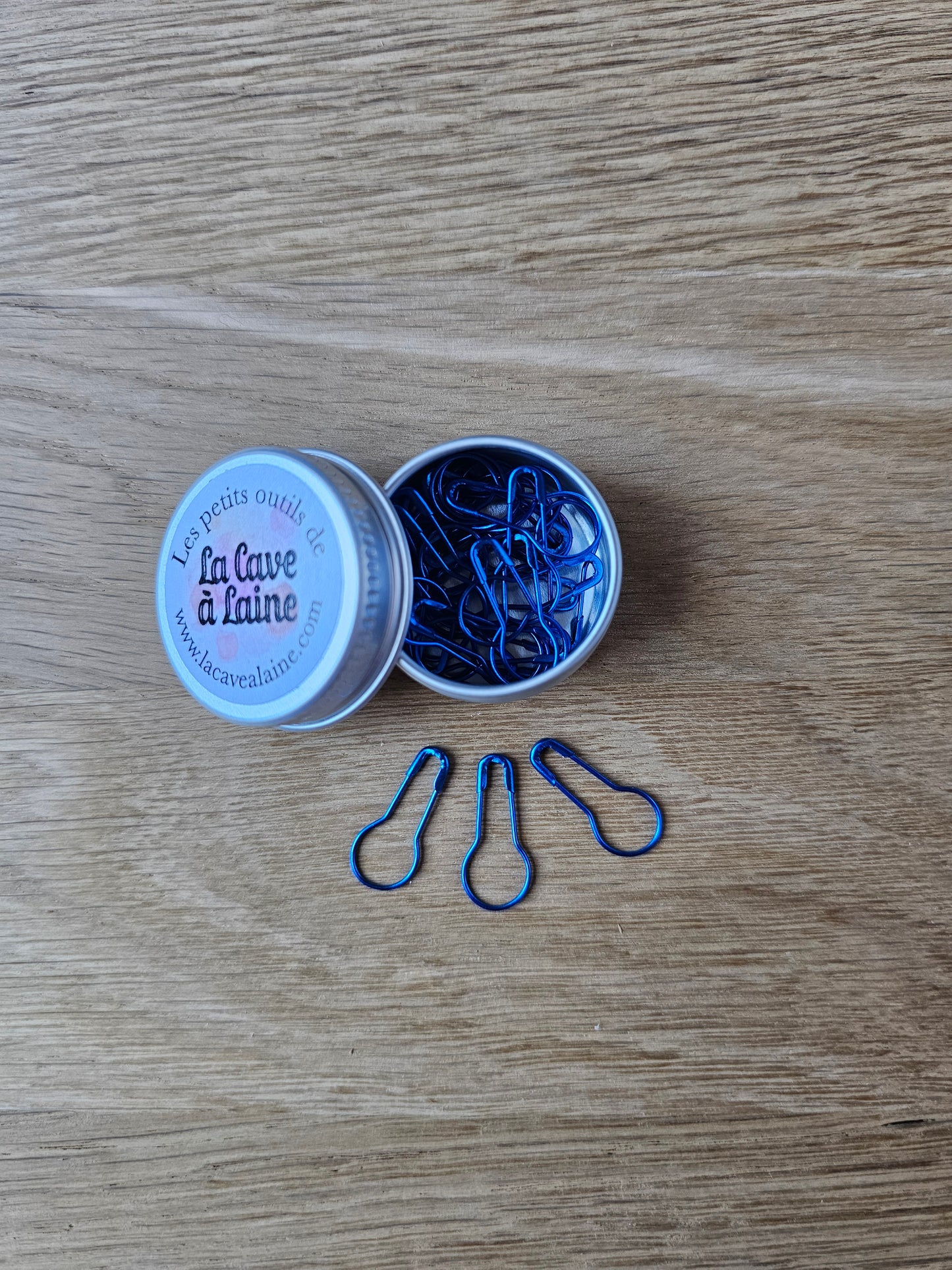 30 Safety Stitch Markers - Metal Blue-La Cave à Laine