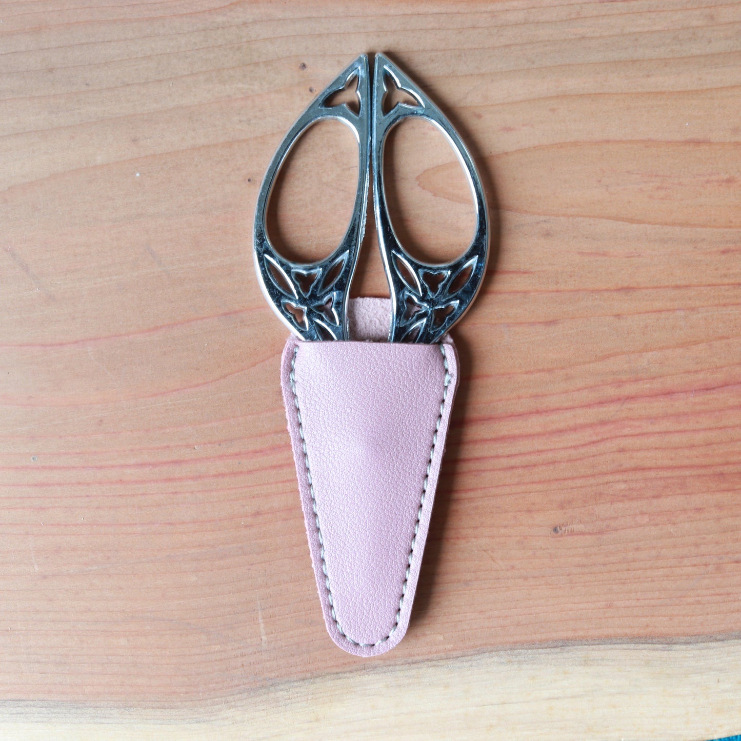 Scissors - Antique-La Cave à Laine