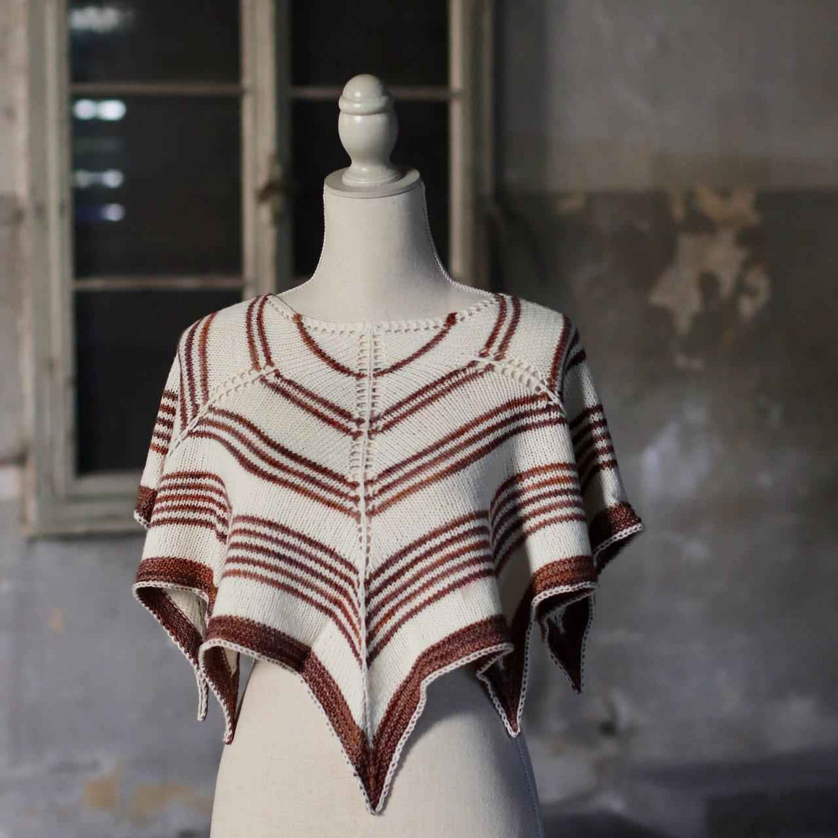 Aculei Shawl - PDF pattern download-La Cave à Laine