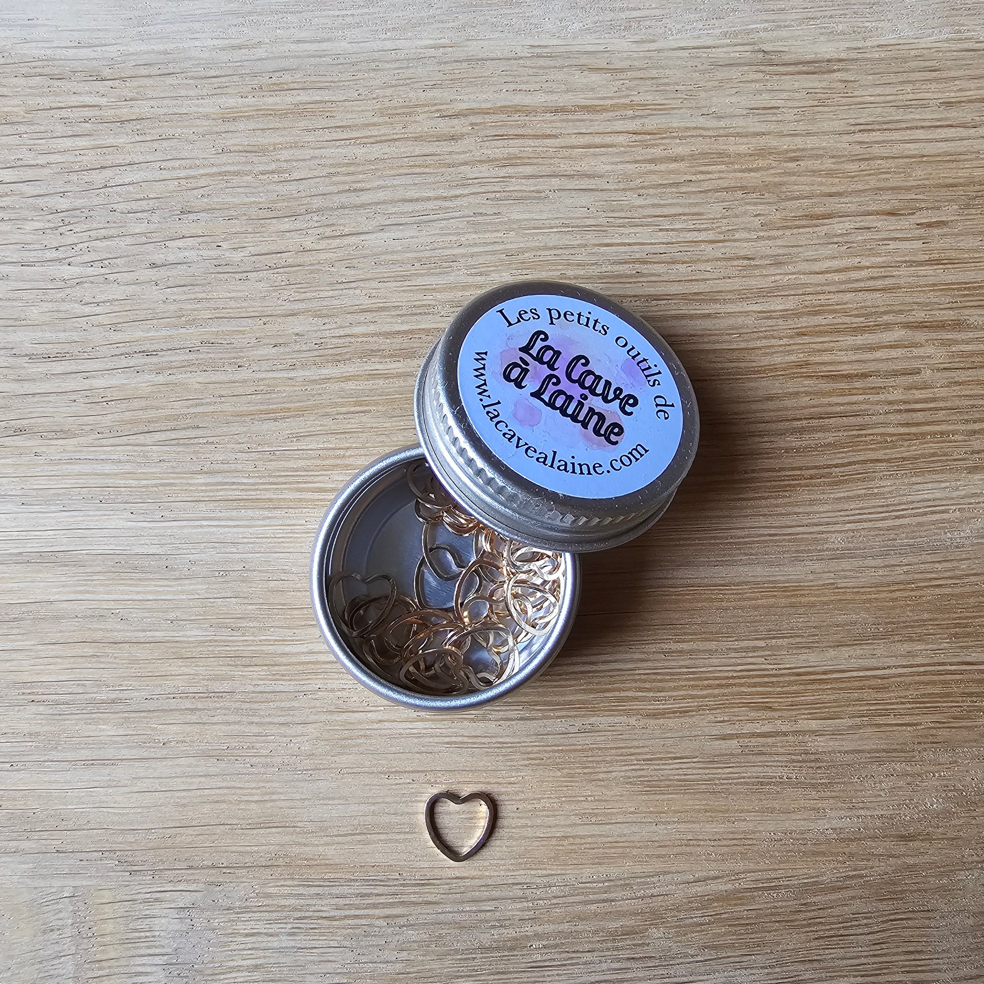 30 Stitch Markers - Heart Gold Small-La Cave à Laine