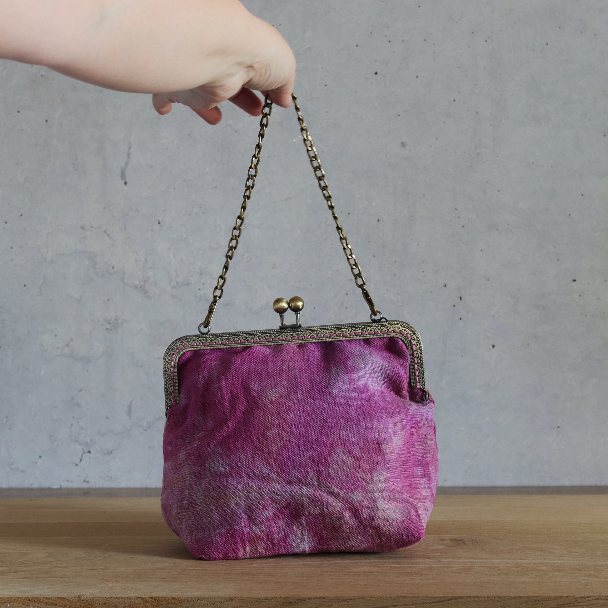 Clasp Handbag - Pink Linen-La Cave à Laine