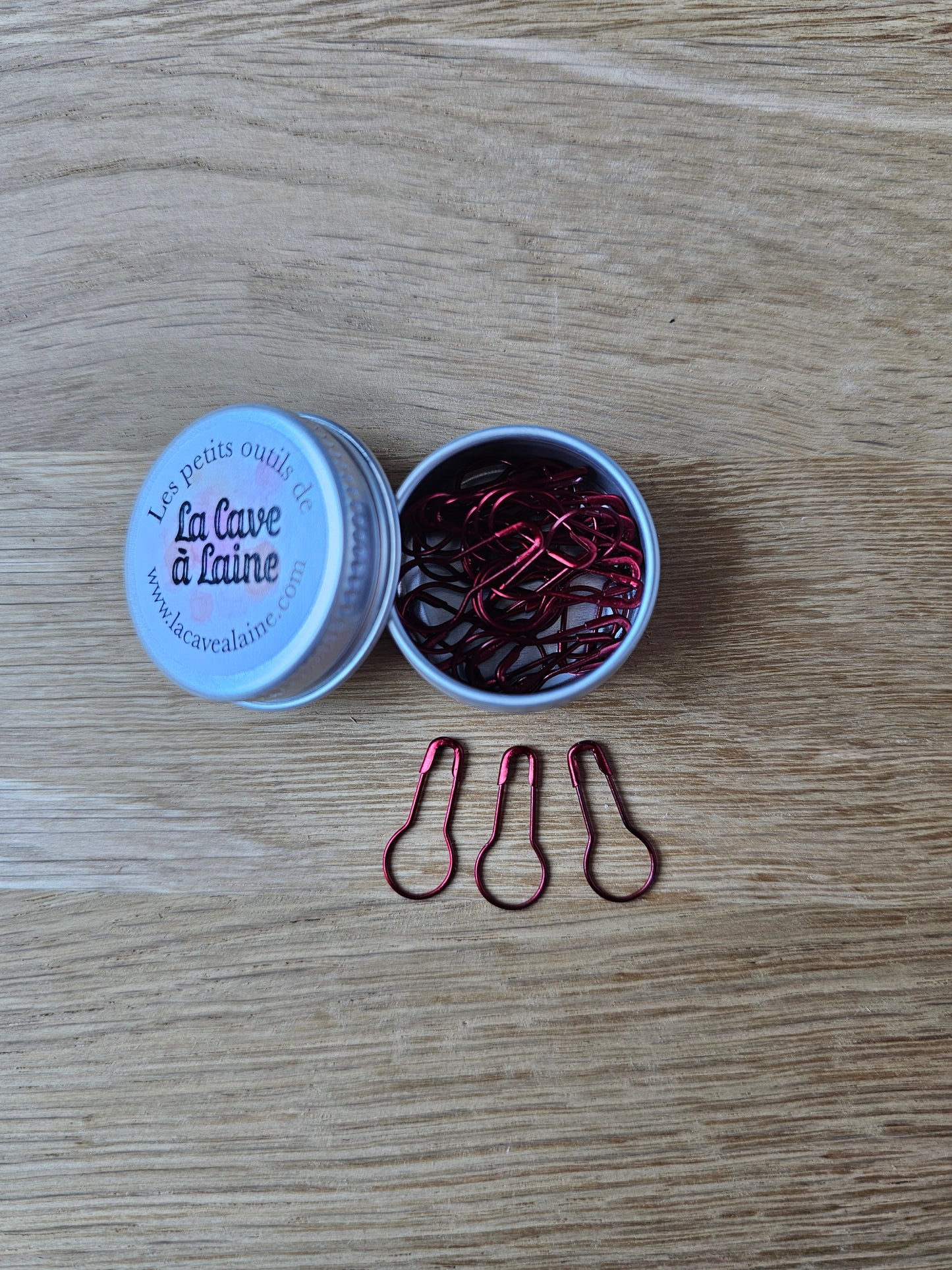 30 Safety Stitch Markers - Metal Red-La Cave à Laine