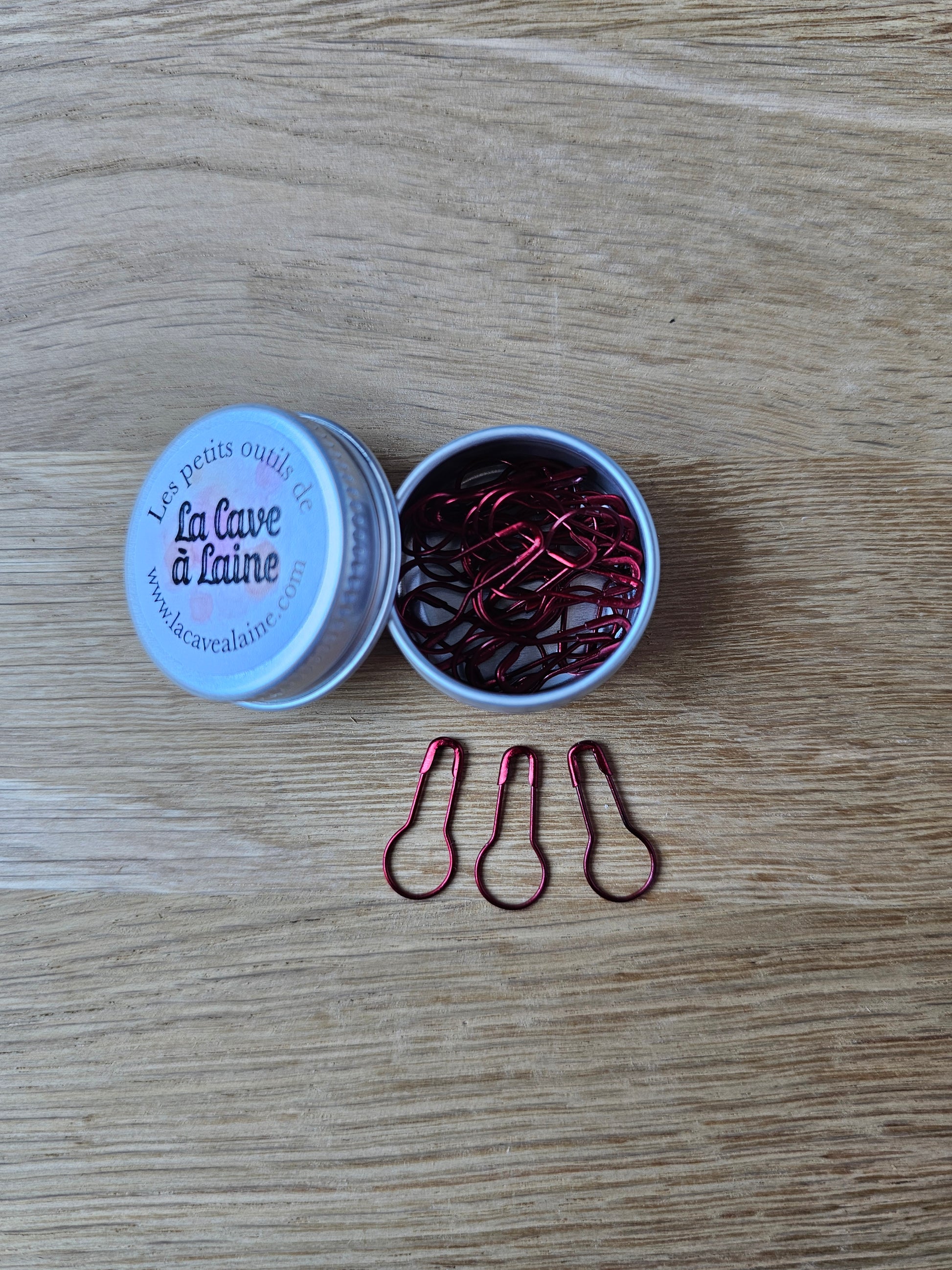 30 Safety Stitch Markers - Metal Red-La Cave à Laine