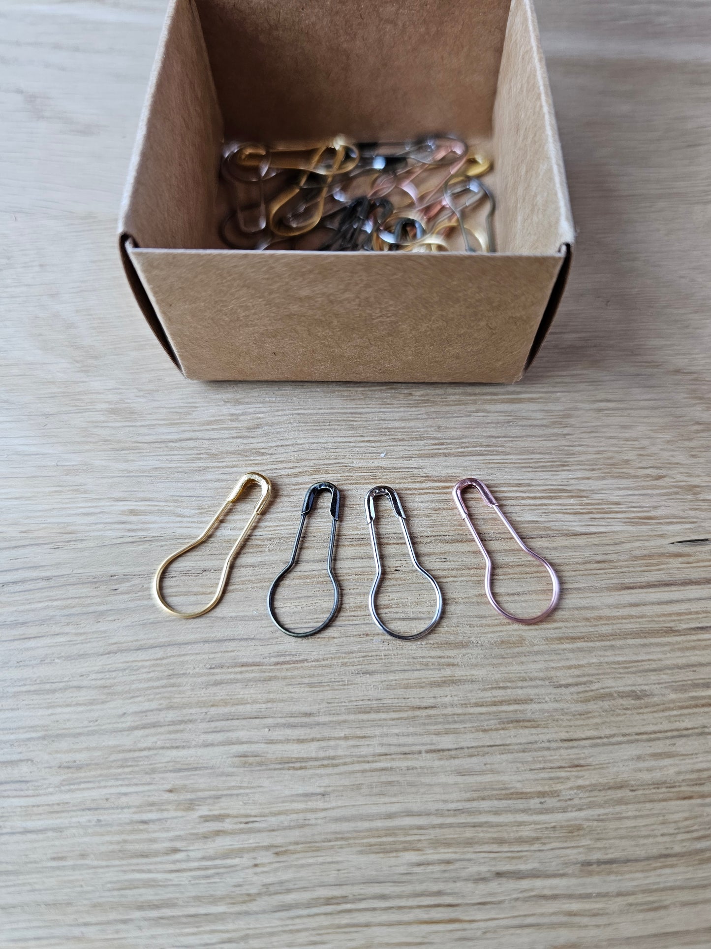 40 Safety Stitch Markers - Metal mix-La Cave à Laine