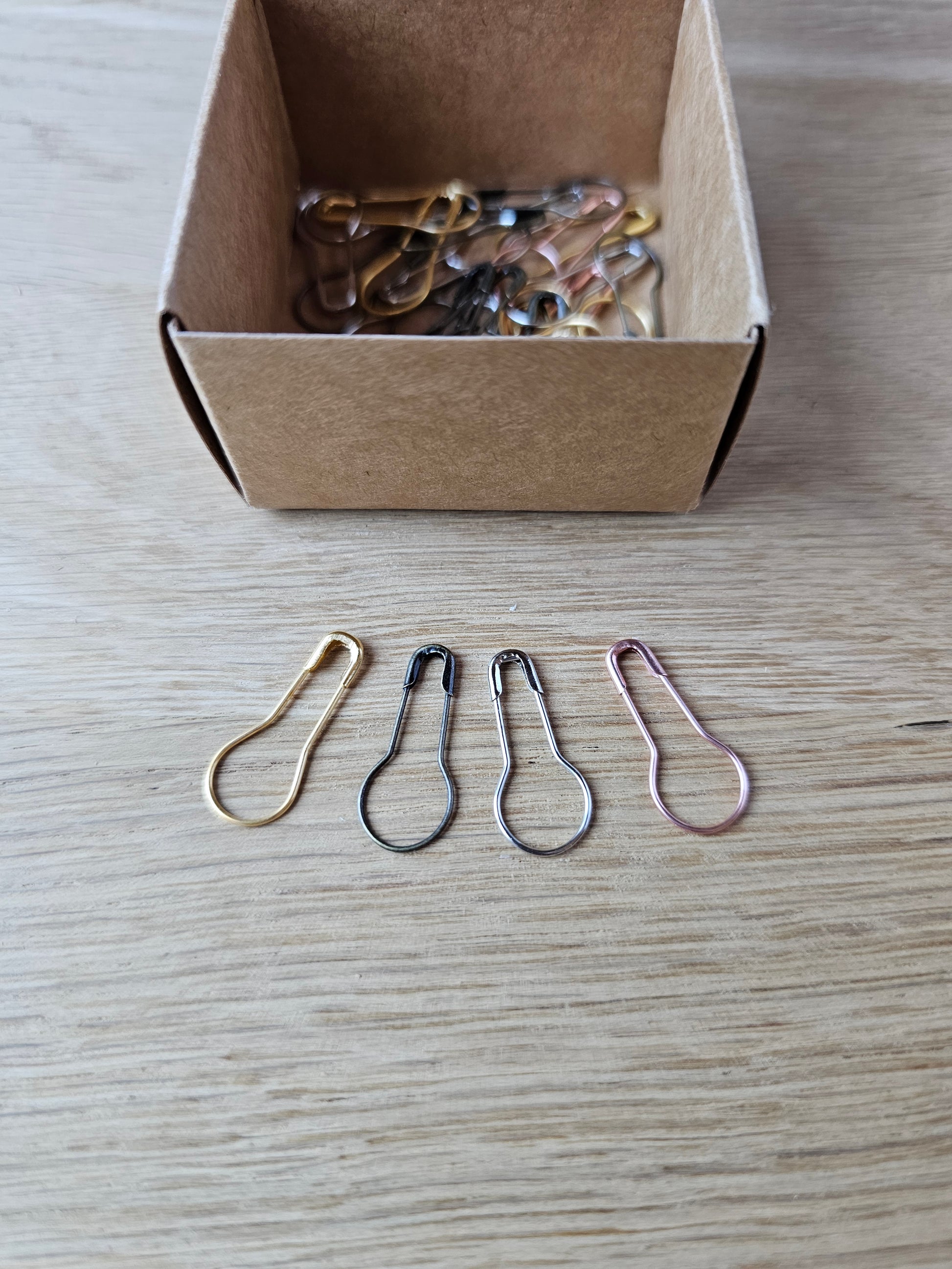 40 Safety Stitch Markers - Metal mix-La Cave à Laine
