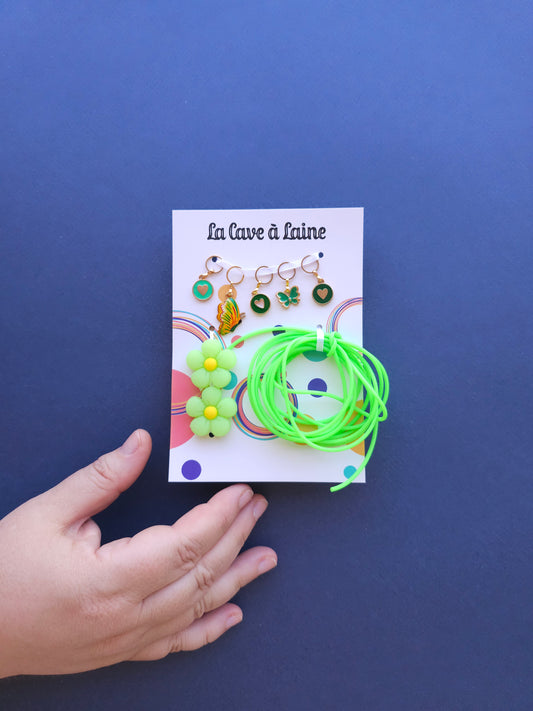 Extra Notions Card - Stitch Markers, Stoppers, and Holders - Green