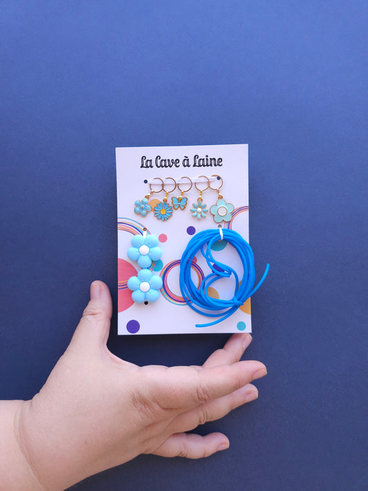 Extra Notions Card - Stitch Markers, Stoppers, and Holders - Blue