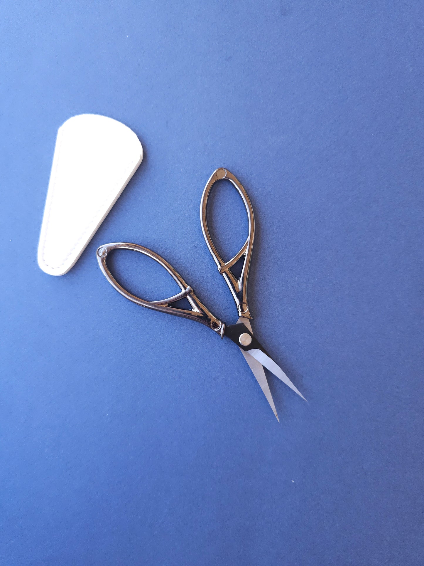 Scissors - Gunmetal Black
