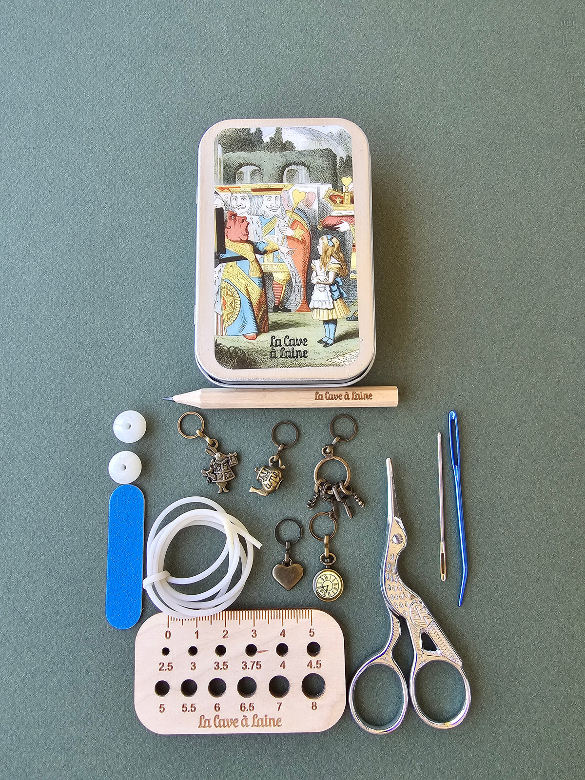 Notions Kit - Alice in Wonderland-La Cave à Laine