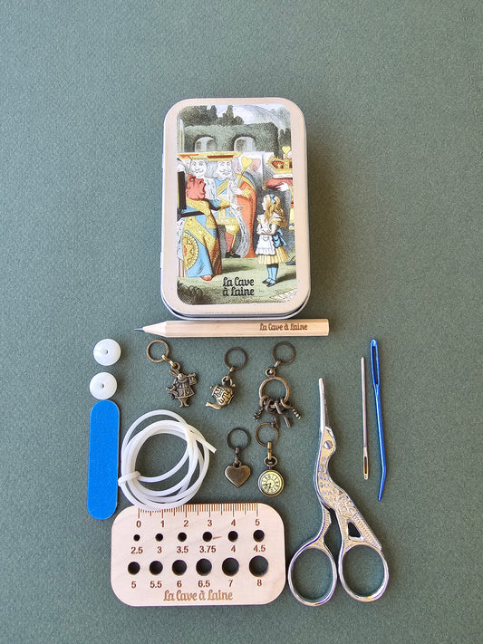 Alice in Wonderland Notions Kit-La Cave à Laine