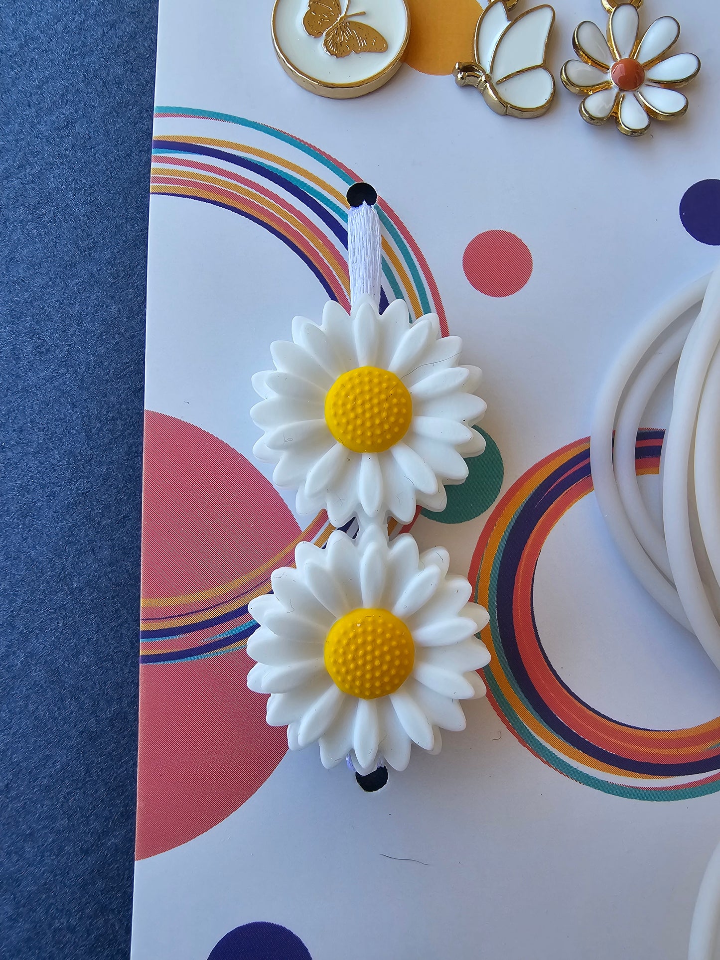 Extra Notions Card - Stitch Markers, Stoppers, and Holders - White