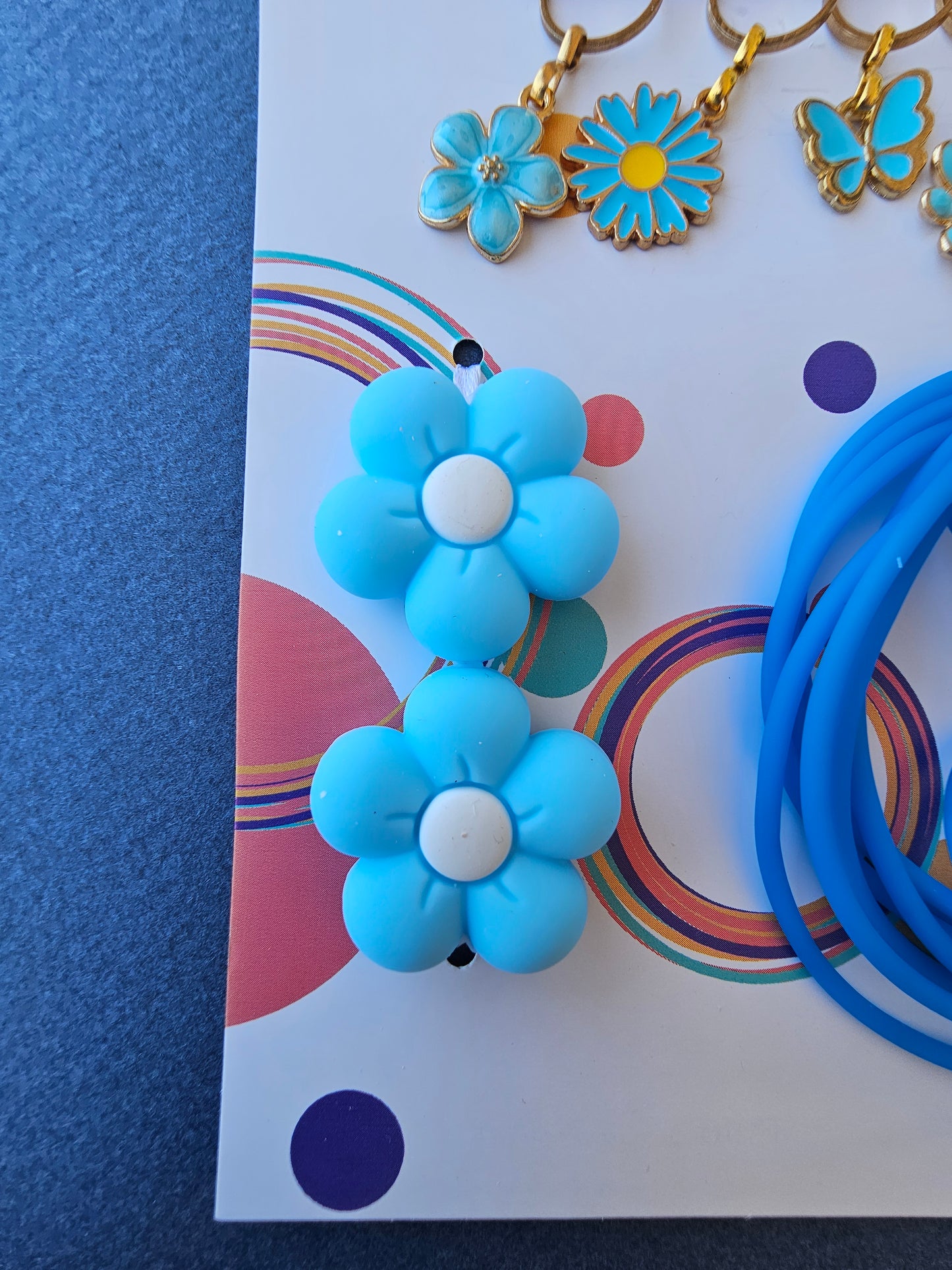 Extra Notions Card - Stitch Markers, Stoppers, and Holders - Blue