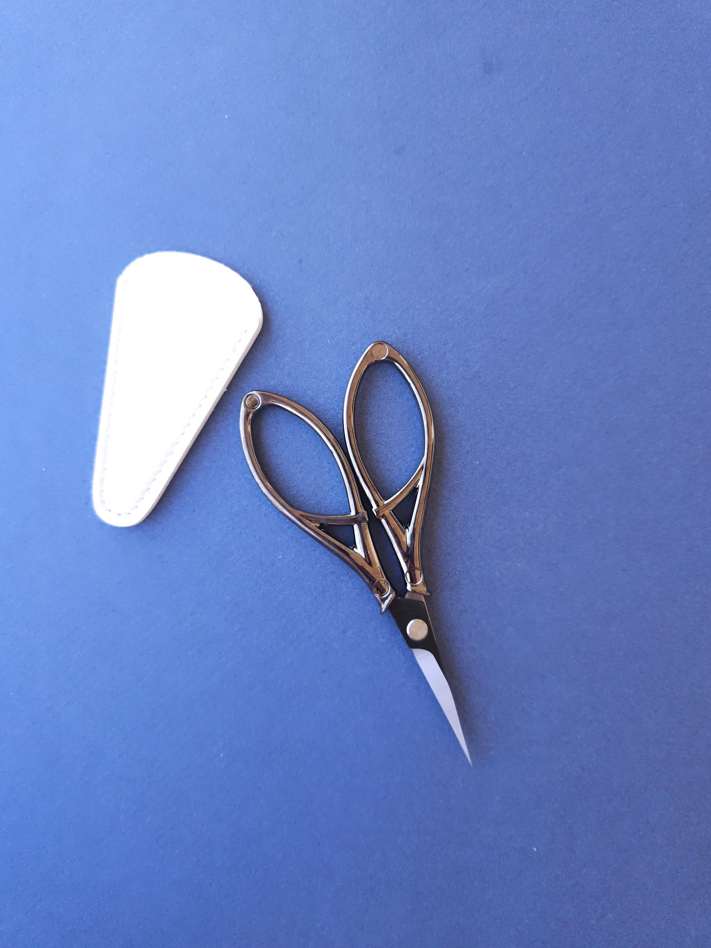 Scissors - Gunmetal Black