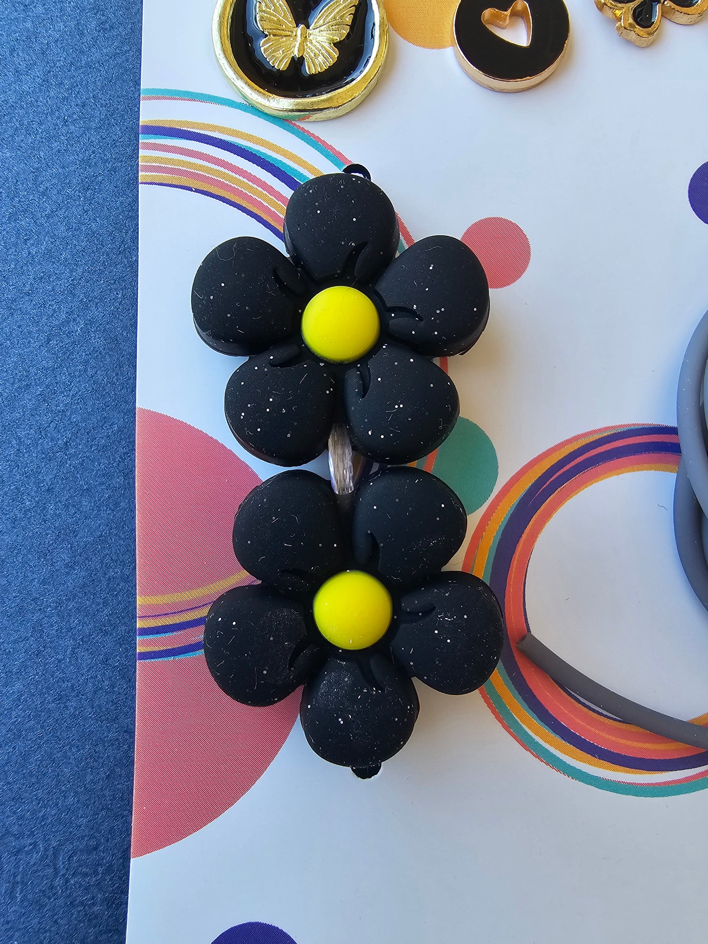 Extra Notions Card - Stitch Markers, Stoppers, and Holders - Grey