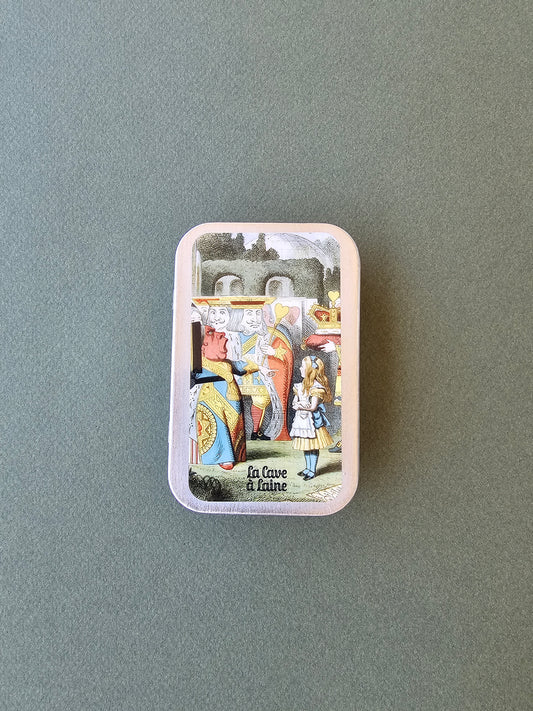 Alice in Wonderland Notions Kit-La Cave à Laine