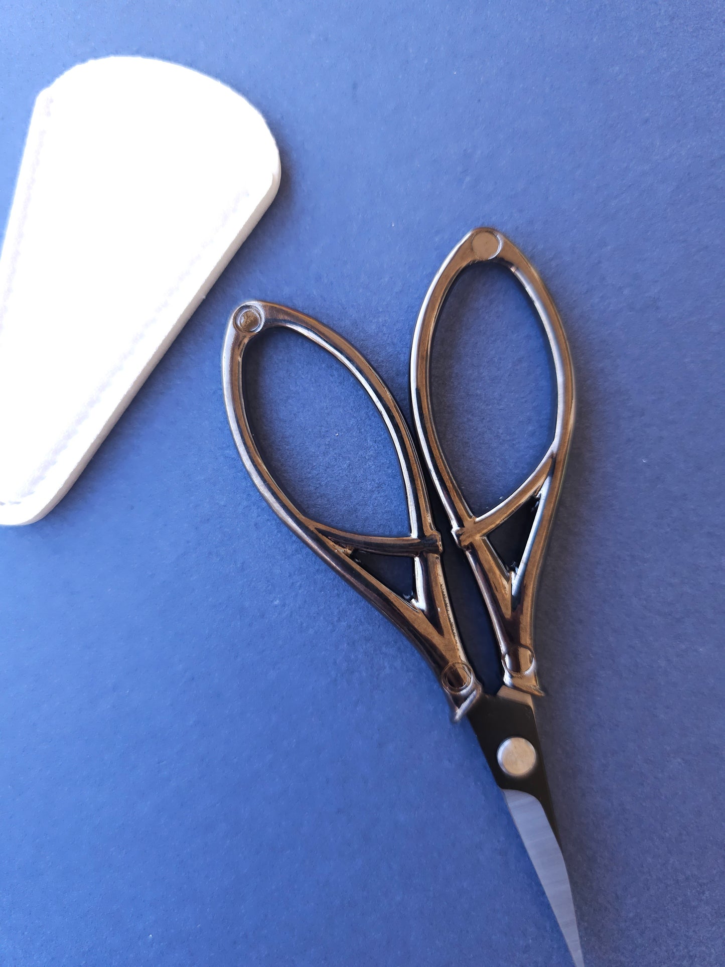 Scissors - Gunmetal Black