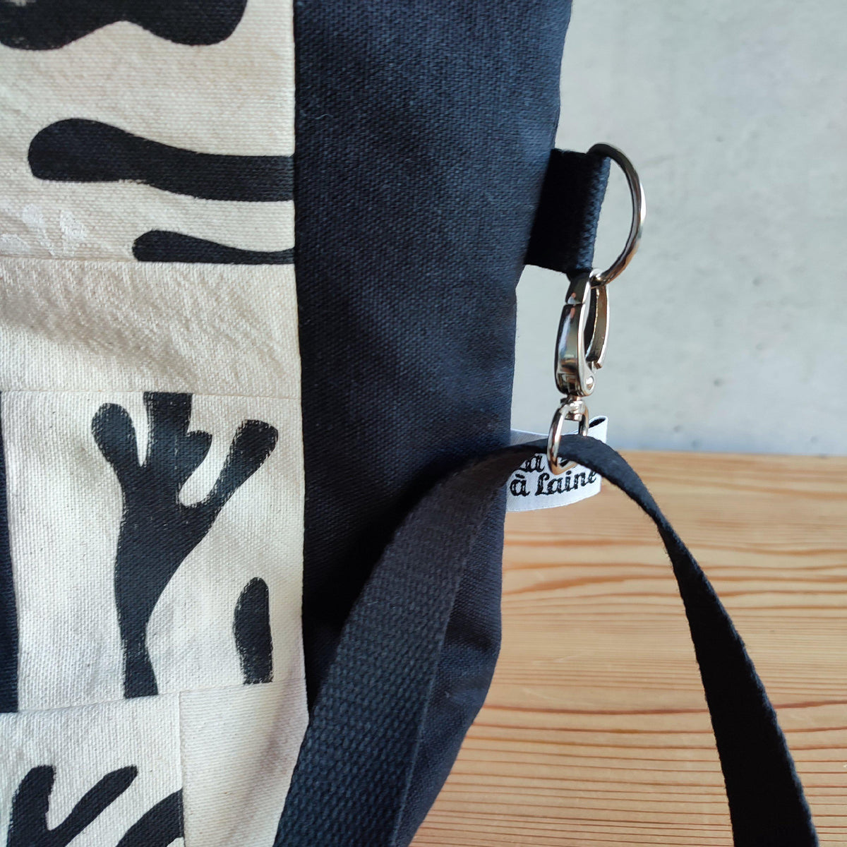 Black&White Super Gioia Crossbody Bag - Handcrafted Patchwork Bag-La Cave à Laine