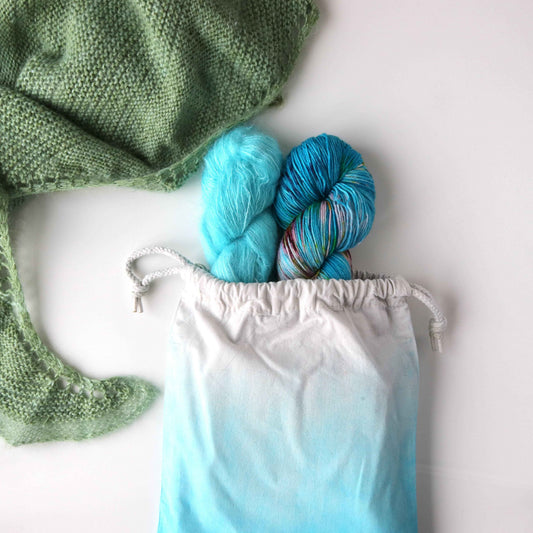 Snow Can Wait Shawl KIT - Upside Down-La Cave à Laine