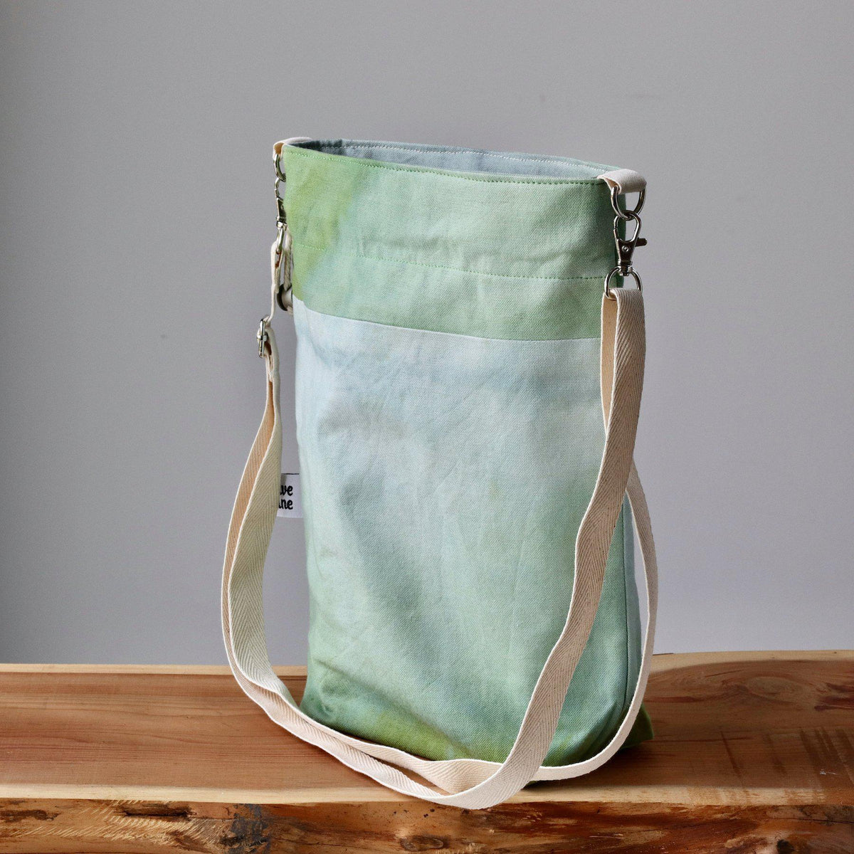Aquarelle Project Bag - Hand-Dyed Organic Cotton, Crossbody: Bicolour Verde Chiaro-La Cave à Laine