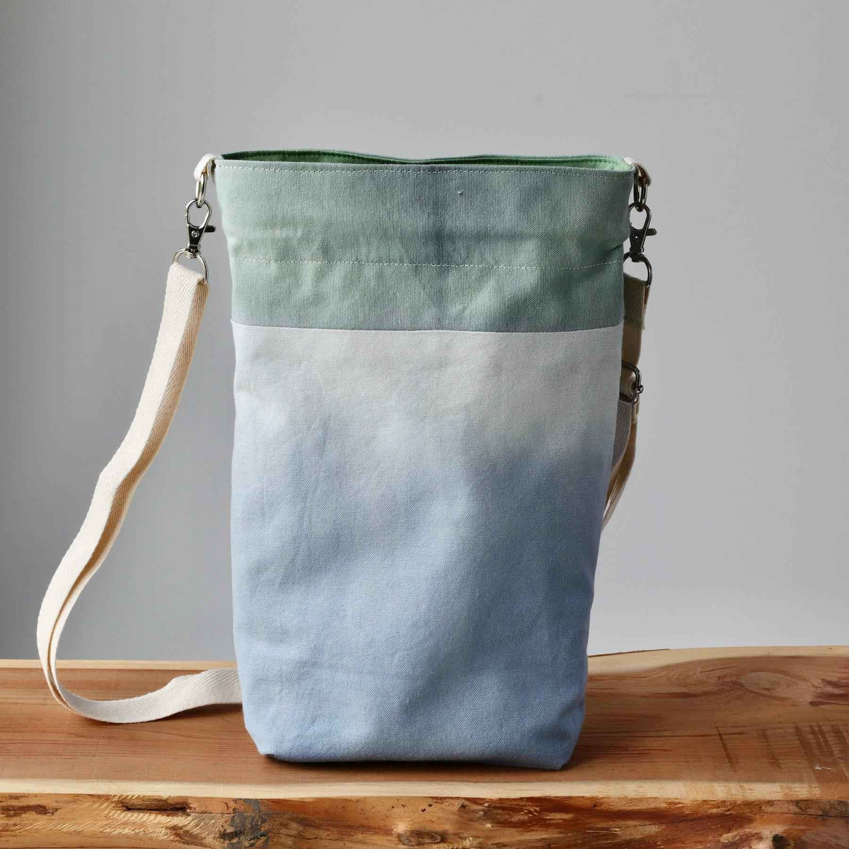 Aquarelle Project Bag - Hand-Dyed Organic Cotton, Crossbody: Bicolour Verde Scuro - END OF COLLECTION-La Cave à Laine