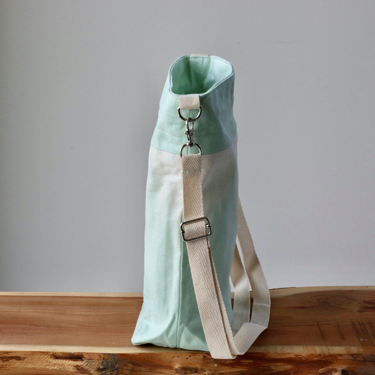 Aquarelle Project Bag - Hand-Dyed Organic Cotton, Crossbody: Bicolour Verde Chiaro-La Cave à Laine