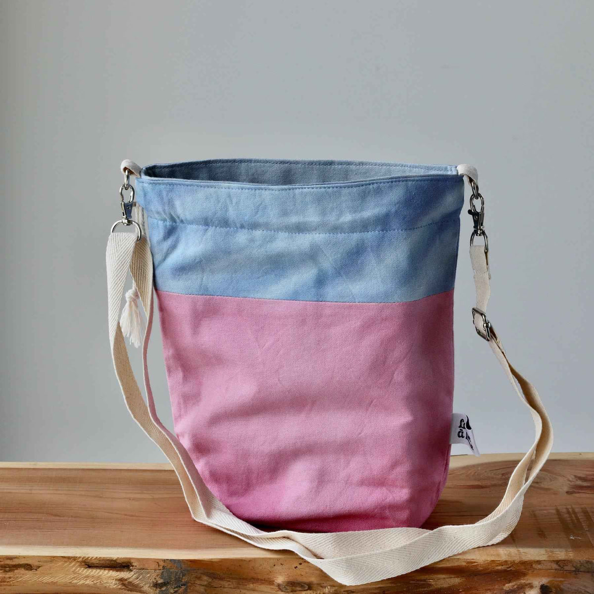 Aquarelle Project Bag - Hand-Dyed Organic Cotton, Crossbody: Bicolour Blu & Rosa-La Cave à Laine