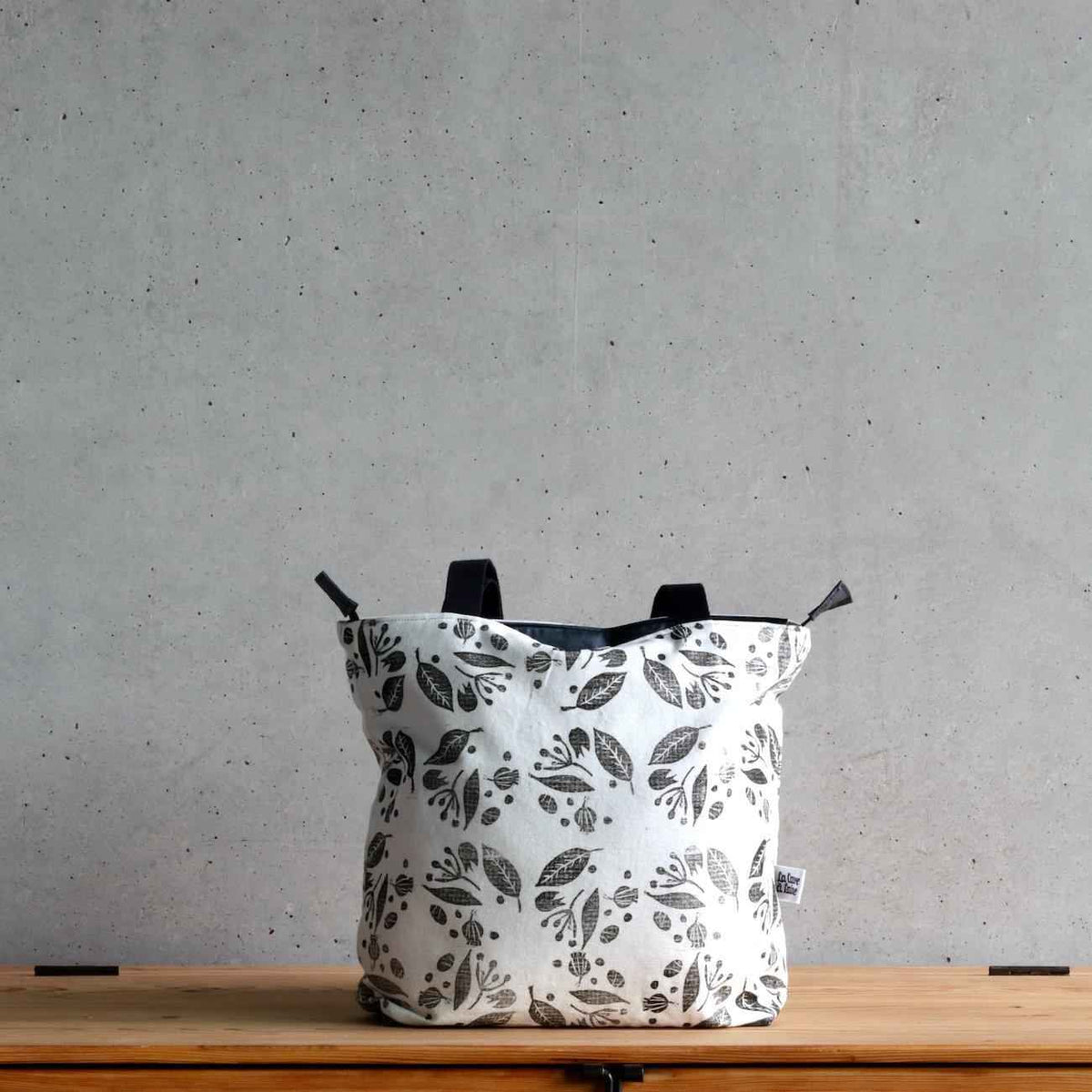 Linocut Project Bag - Long Handles XL - Black&White Flowers-La Cave à Laine