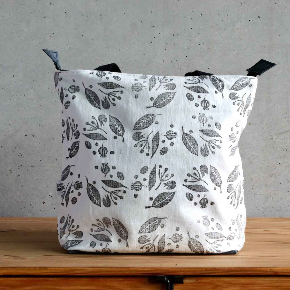 Linocut Project Bag - Long Handles XL - Black&White Flowers-La Cave à Laine