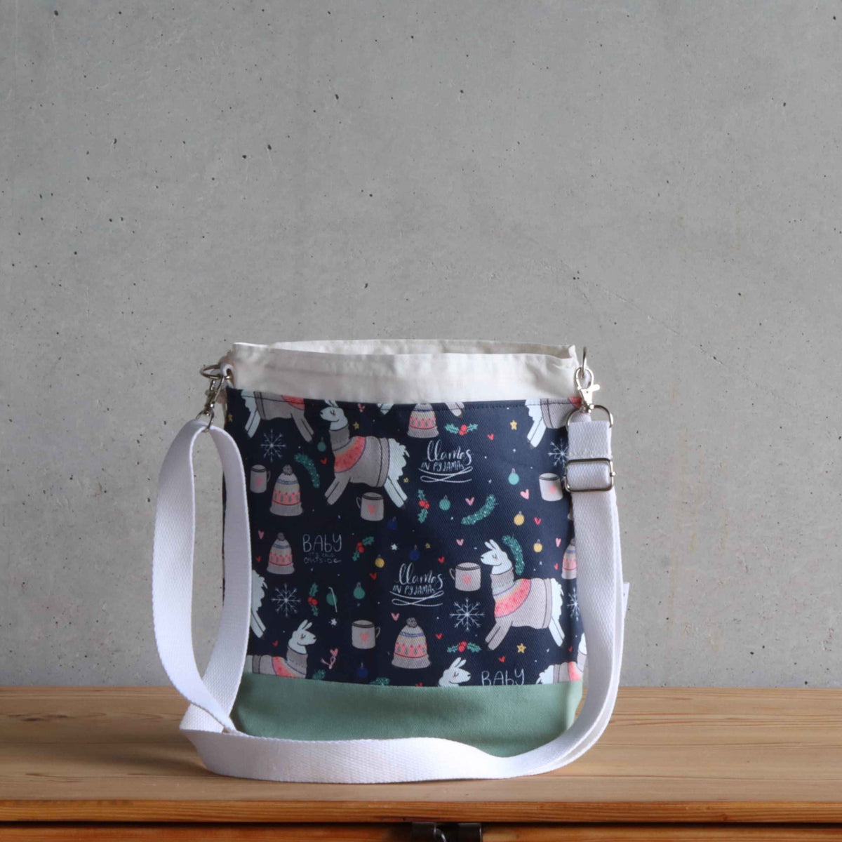 Llama Project Bag - Crossbody, Green and White-La Cave à Laine