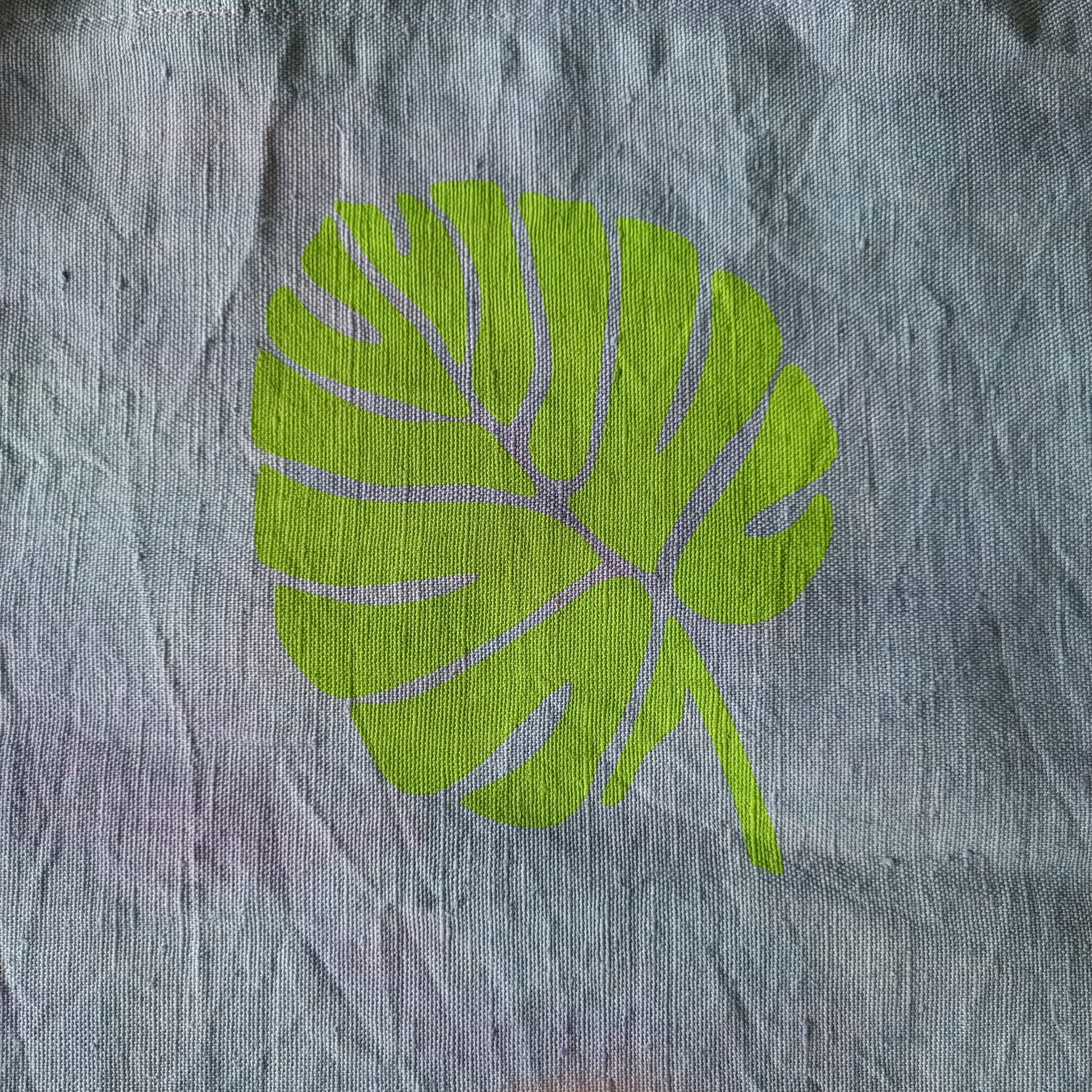 Tote Bag - Hand dyed & Hand Printed - Green Leaf-La Cave à Laine