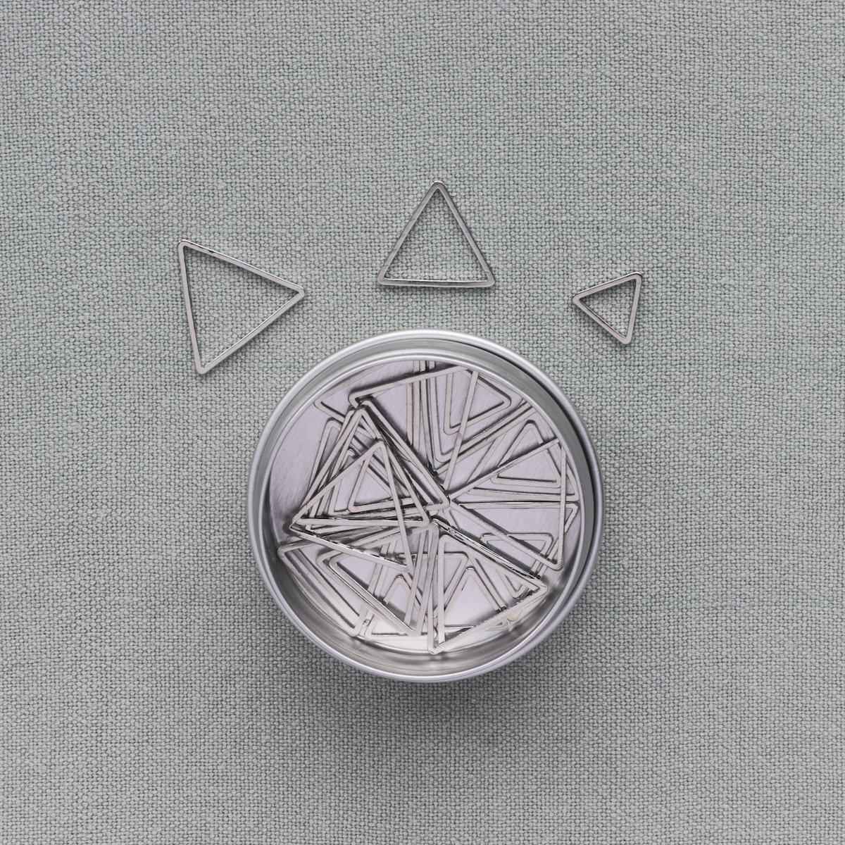 30 Stitch Markers - Triangle Mix Silver-La Cave à Laine