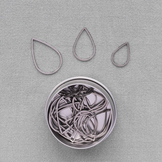 30 Stitch Markers - Teardrop Silver Mix-La Cave à Laine