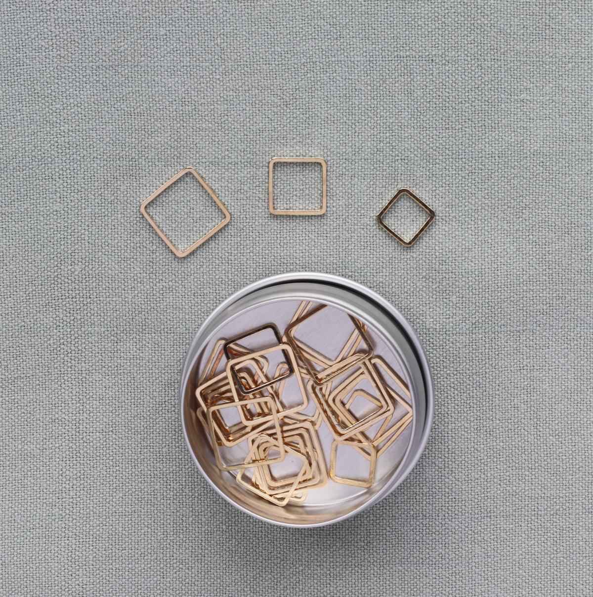 30 Stitch Markers - Square Mix Gold-La Cave à Laine