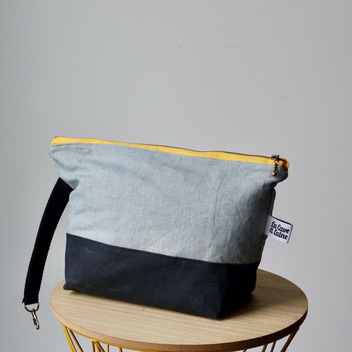Project Bag Wristlet - Hand-dyed, Yellow Zipper-La Cave à Laine