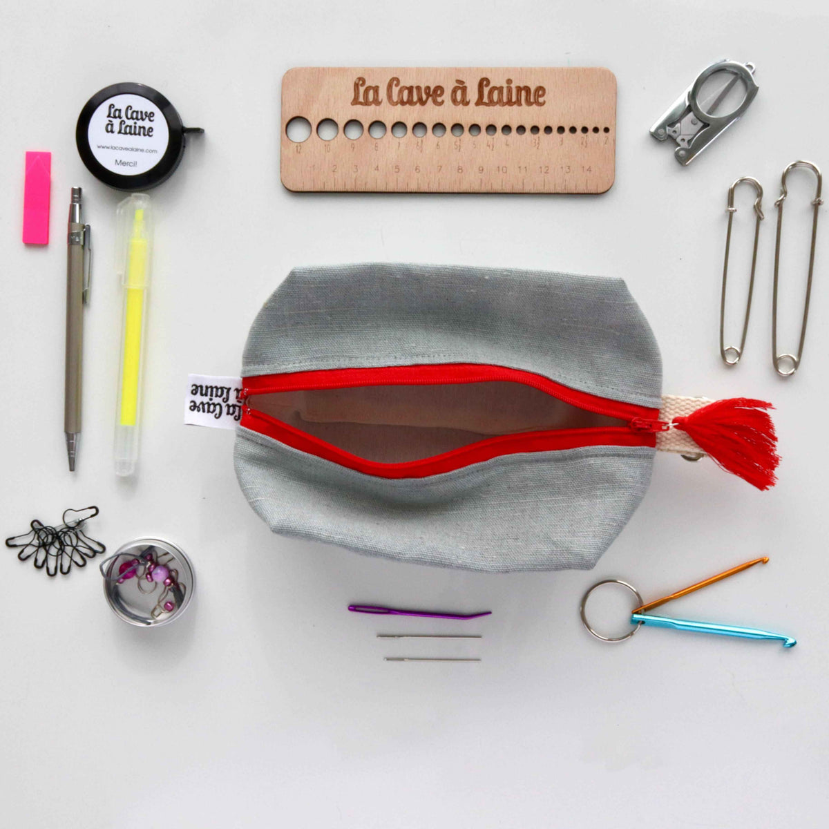 Deluxe Notion Kit - Hand Dyed, Light Red-La Cave à Laine