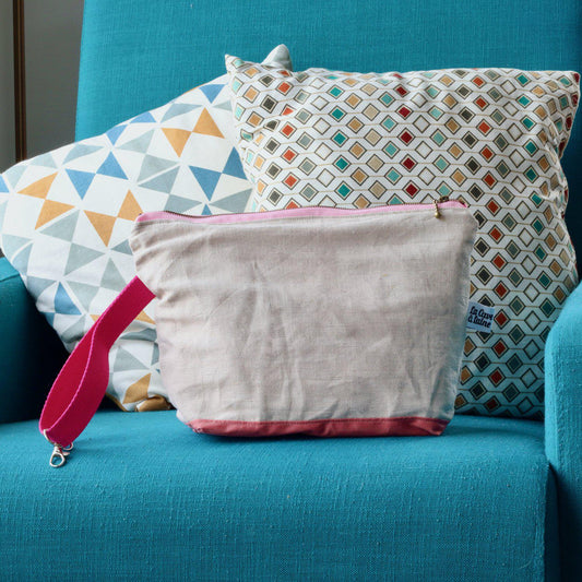 Project Bag Wristlet - Hand-dyed, Light Pink Zipper-La Cave à Laine
