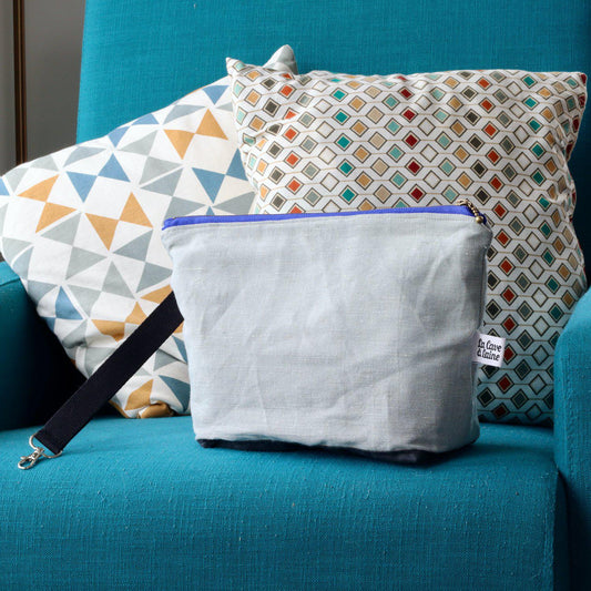 Project Bag Wristlet - Hand-dyed, Bright Blue Zipper-La Cave à Laine