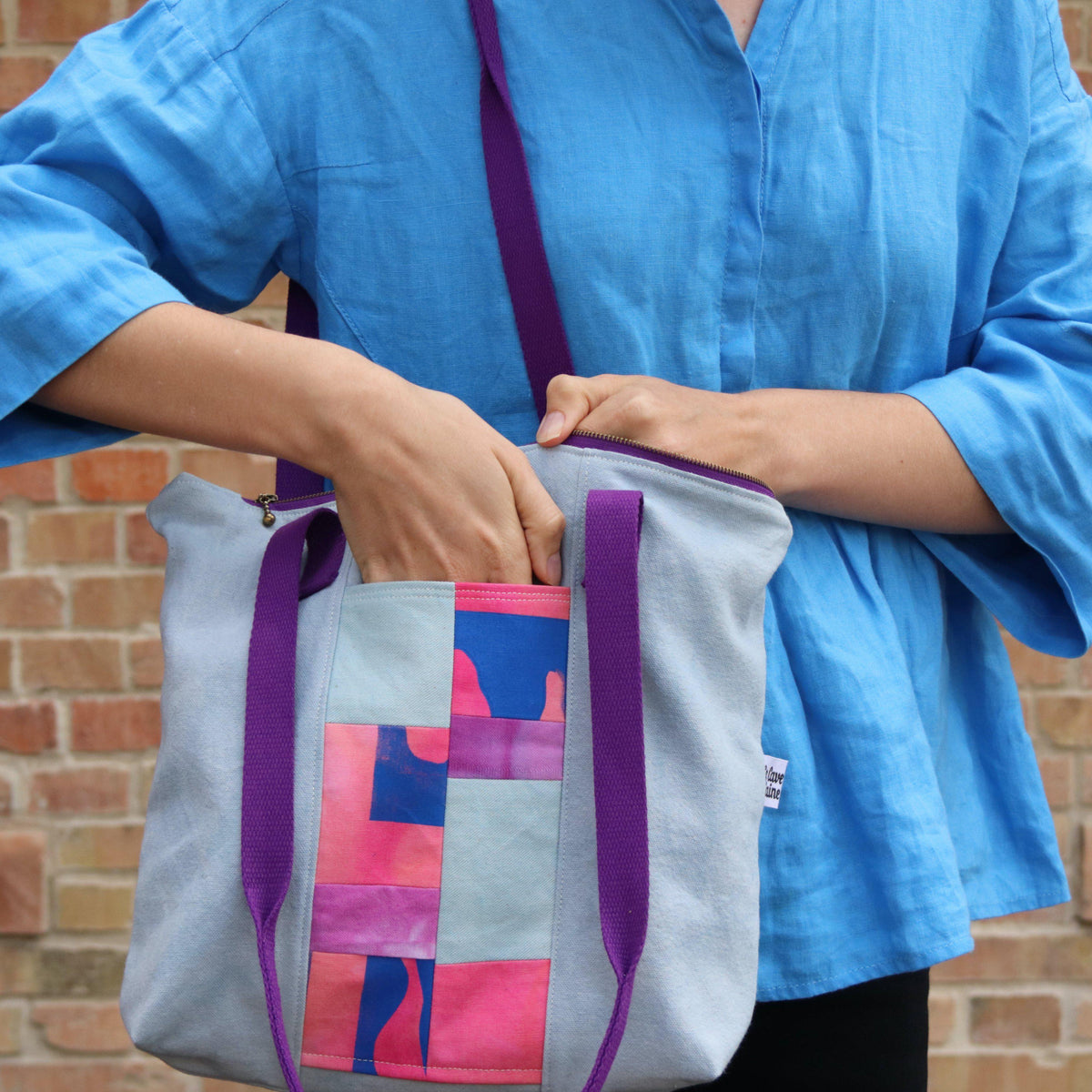 Patchwork Handcrafted Bag with Zipper - Purple Handles-La Cave à Laine