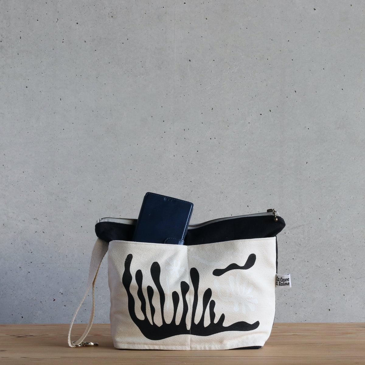 Black&White Wristlet Bag - Grey-La Cave à Laine