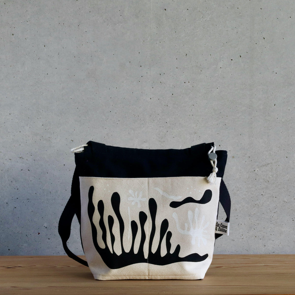 Black&White Super Gioia Long Handles Bag - Handcrafted Bag with external pocket-La Cave à Laine