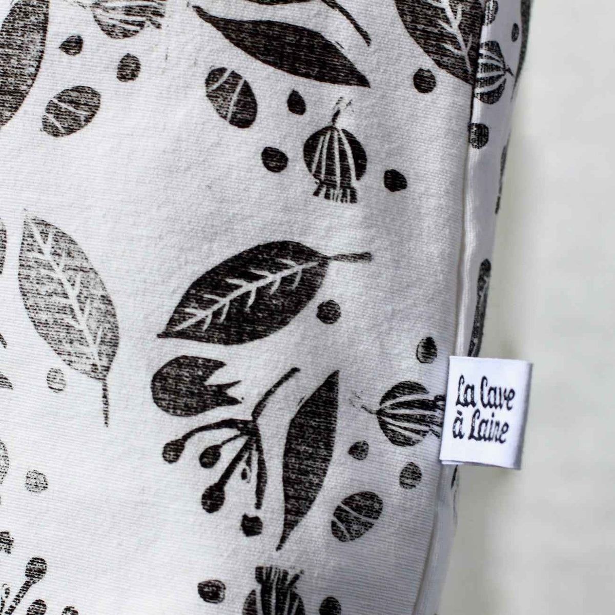 Linocut Project Bag - Long Handles XL - Black&White Flowers-La Cave à Laine