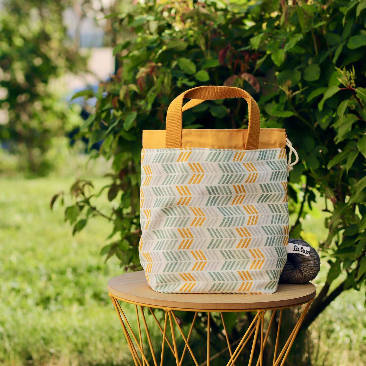 Super Gioia Project Bag - Yellow&Grey Arrows, Reversible-La Cave à Laine