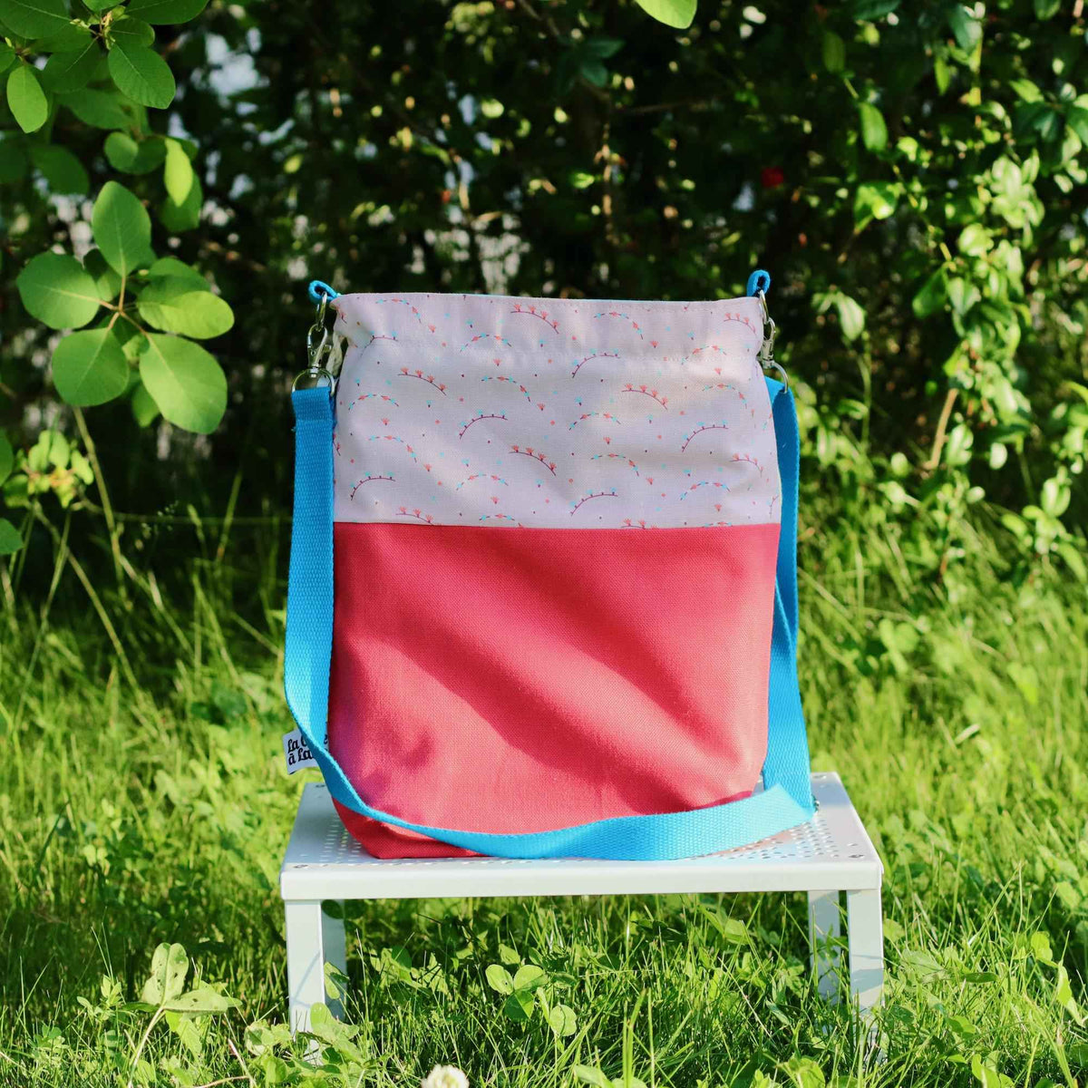 Bucket Project Bag - Crossbody Shoulder Strap, Pink Garland-La Cave à Laine