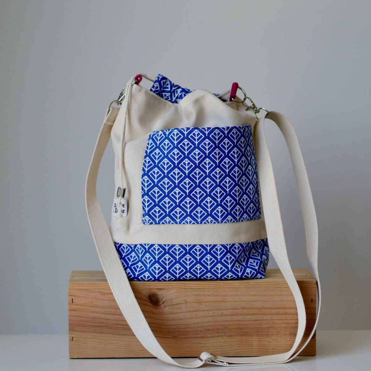 Estate Project Bag - Blue Losange - END OF COLLECTION-La Cave à Laine