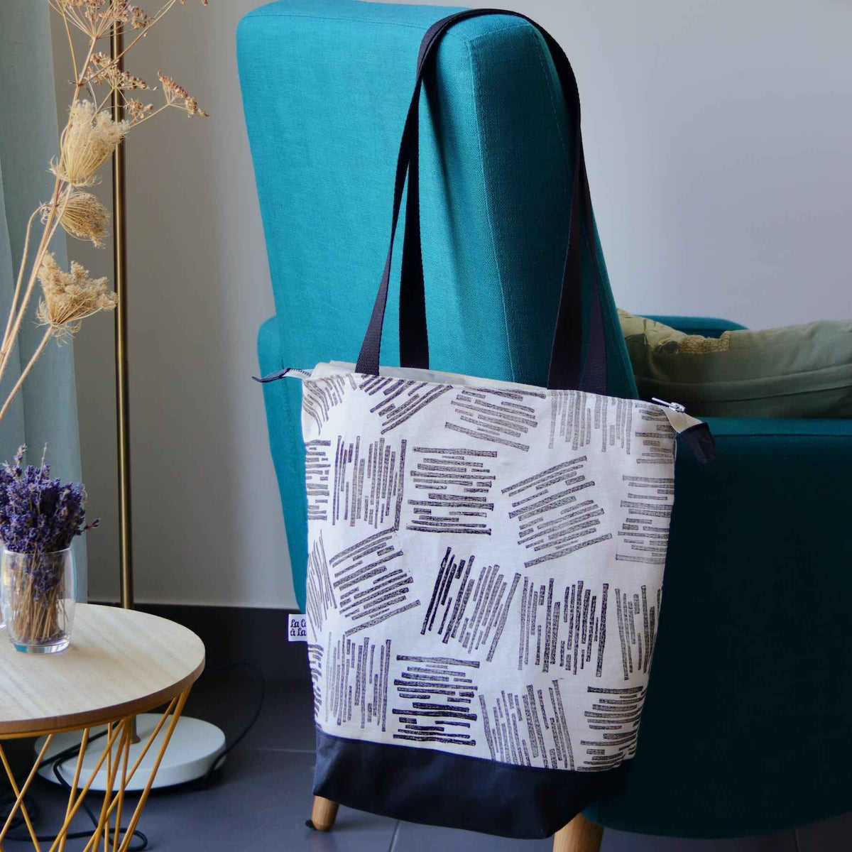 Linocut Project Bag - Long Handles XXL - Black&White-La Cave à Laine