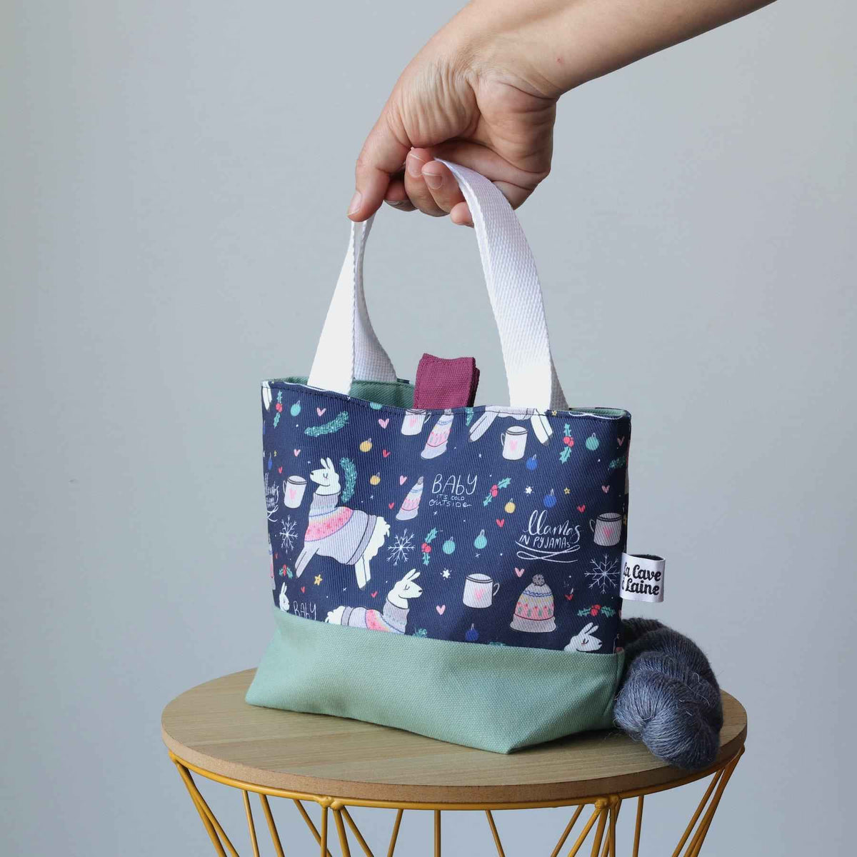 Llama Project Bag - Small, with closing-La Cave à Laine